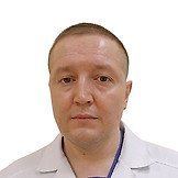 Врач Бобрышев Денис Петрович