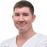 Врач Иванов Максим Дмитриевич